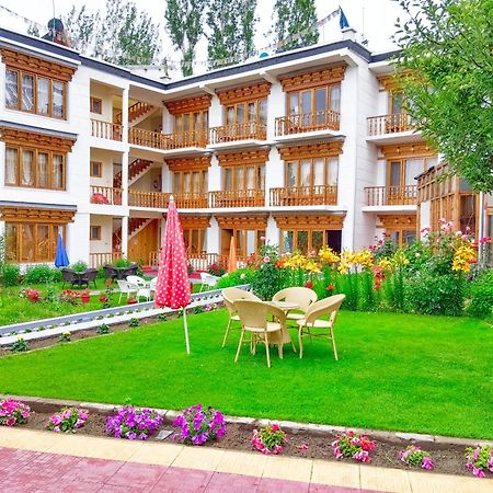 Kidar Hotel Leh Bagian luar foto