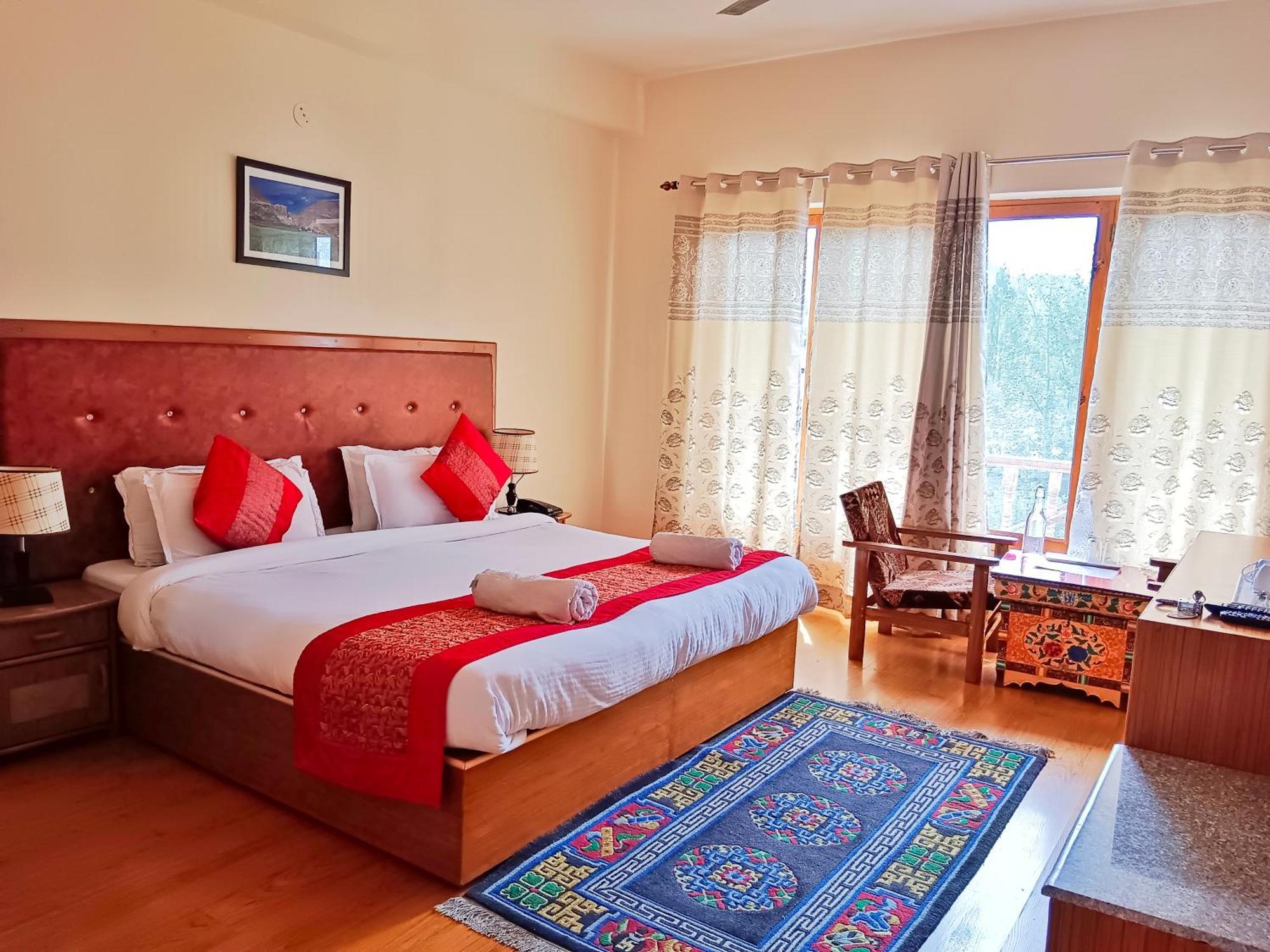 Kidar Hotel Leh Bagian luar foto