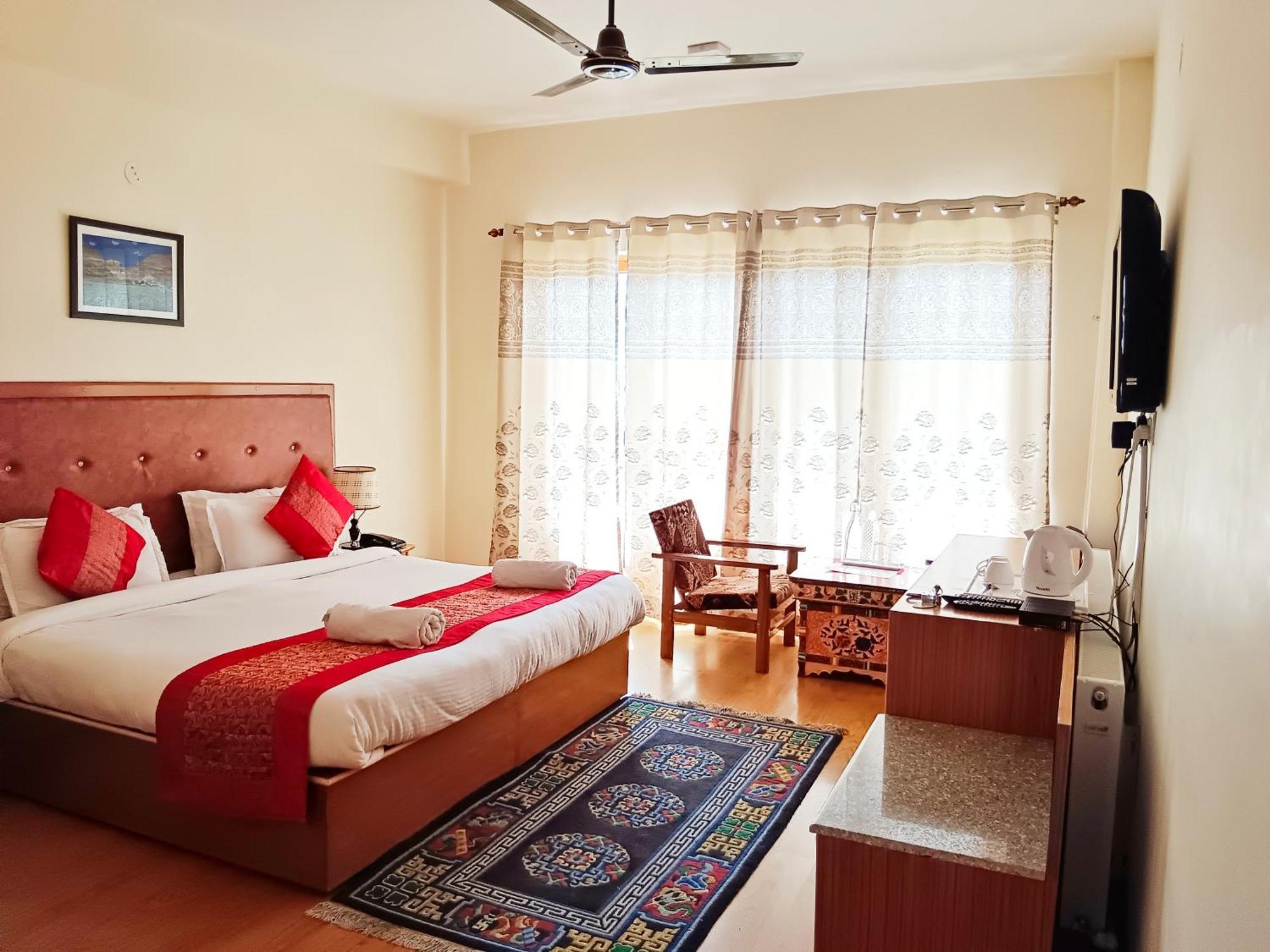 Kidar Hotel Leh Bagian luar foto