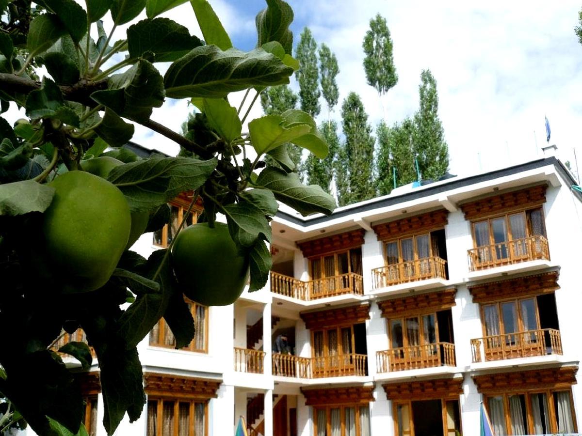 Kidar Hotel Leh Bagian luar foto