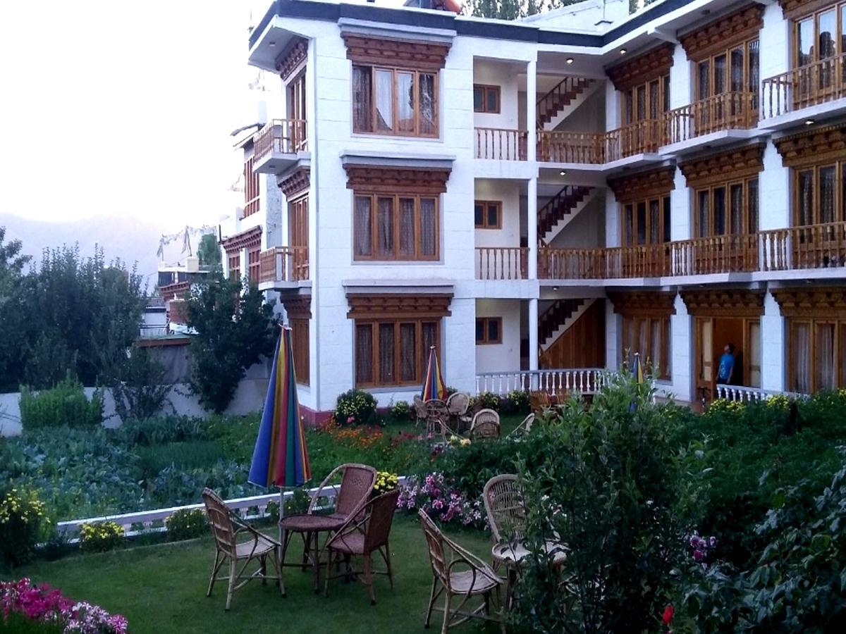 Kidar Hotel Leh Bagian luar foto