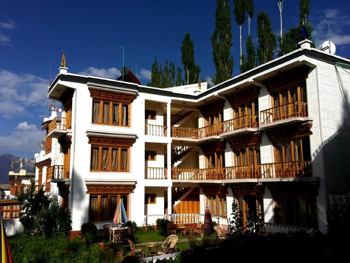 Kidar Hotel Leh Bagian luar foto