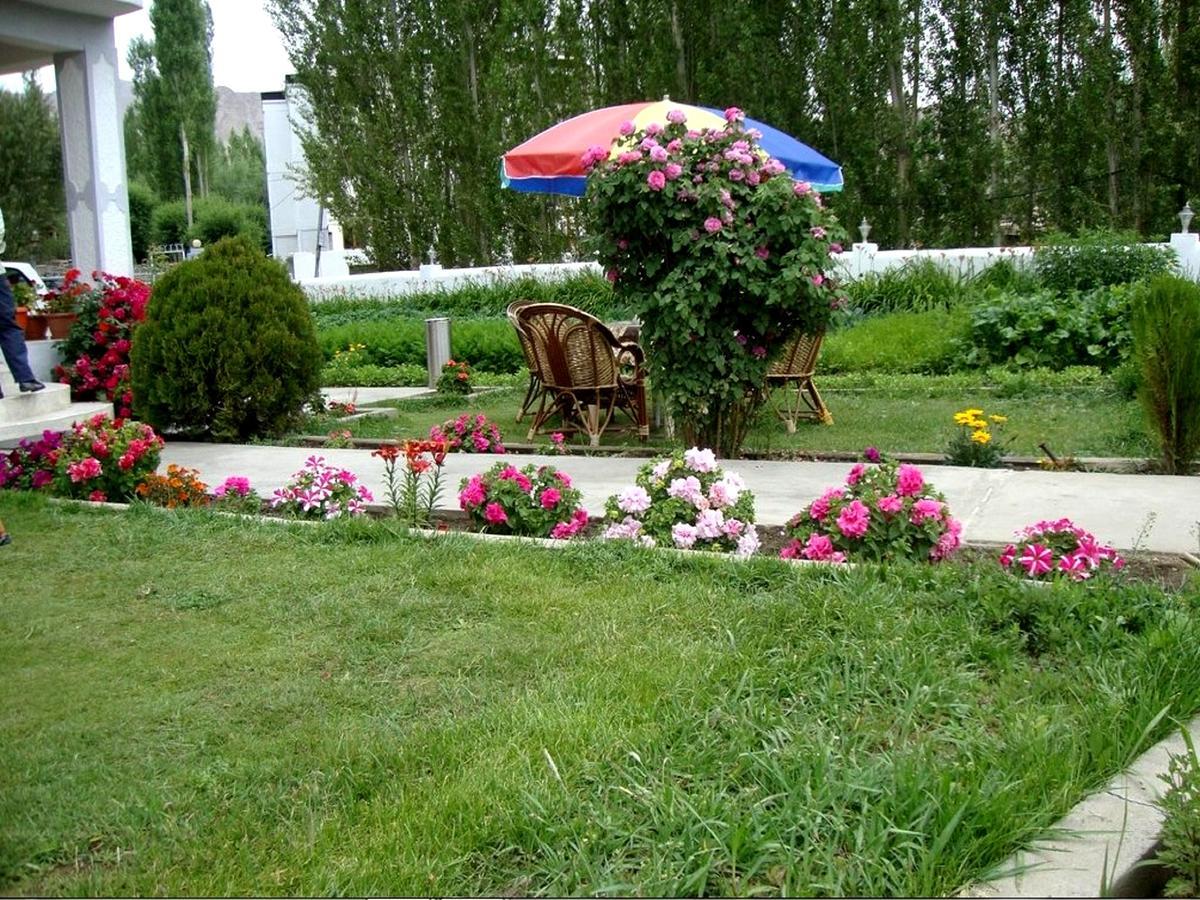 Kidar Hotel Leh Bagian luar foto