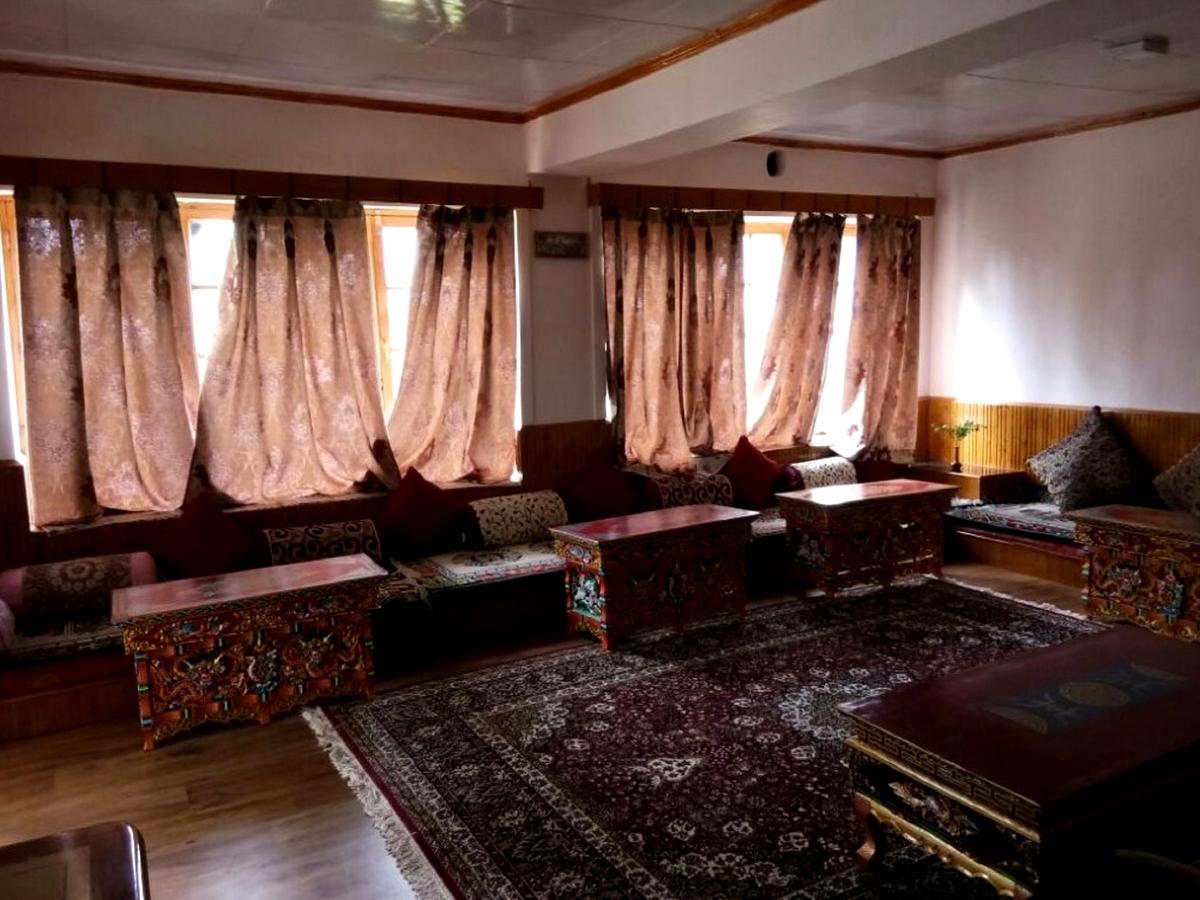 Kidar Hotel Leh Bagian luar foto