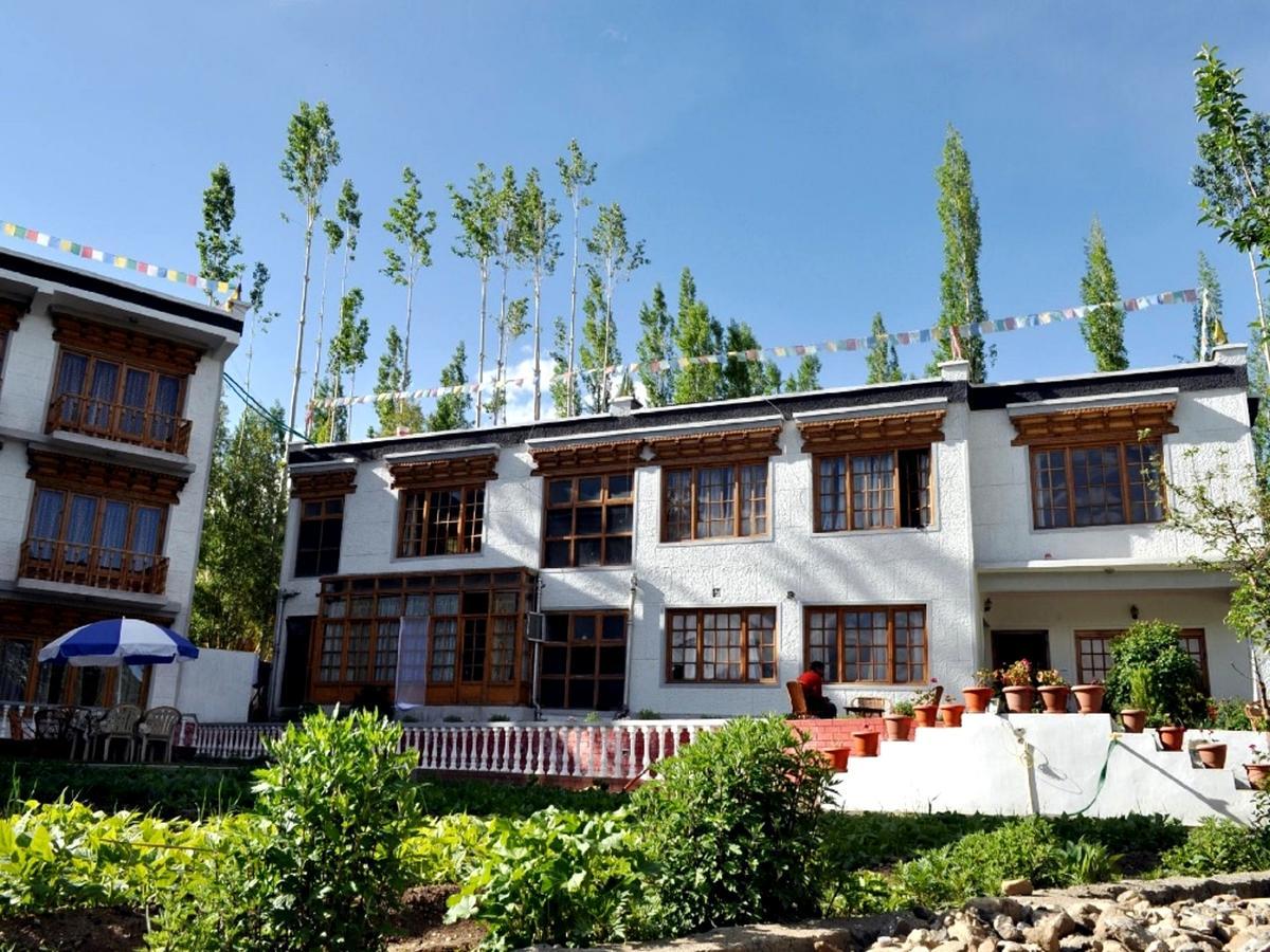 Kidar Hotel Leh Bagian luar foto