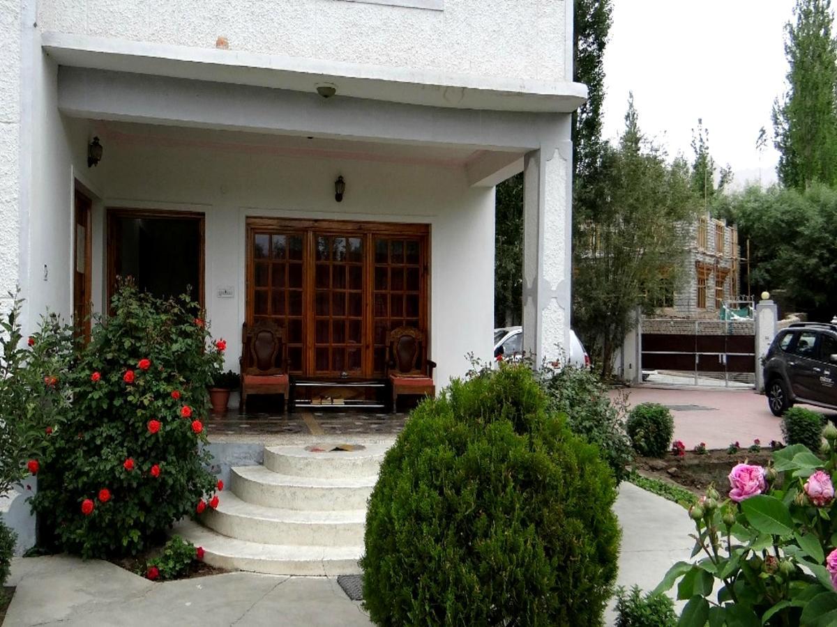 Kidar Hotel Leh Bagian luar foto
