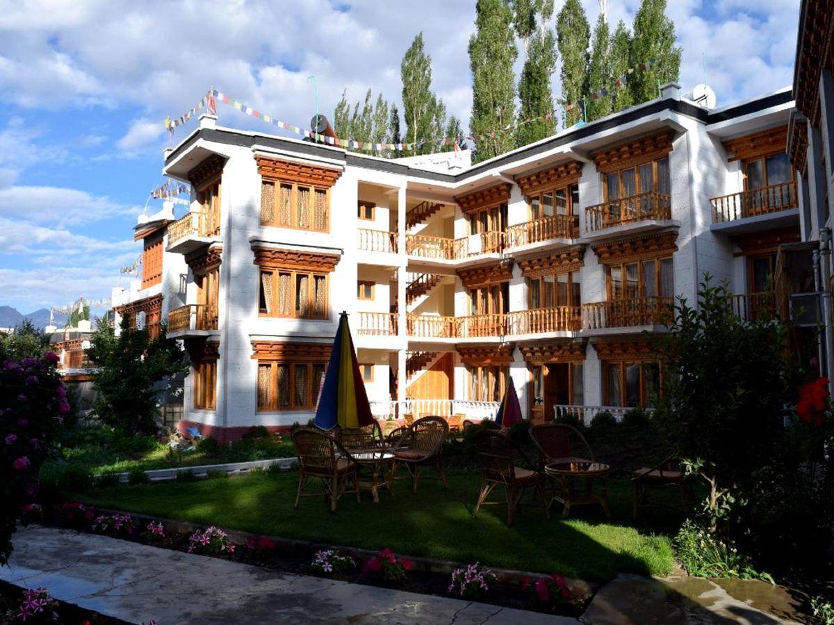 Kidar Hotel Leh Bagian luar foto