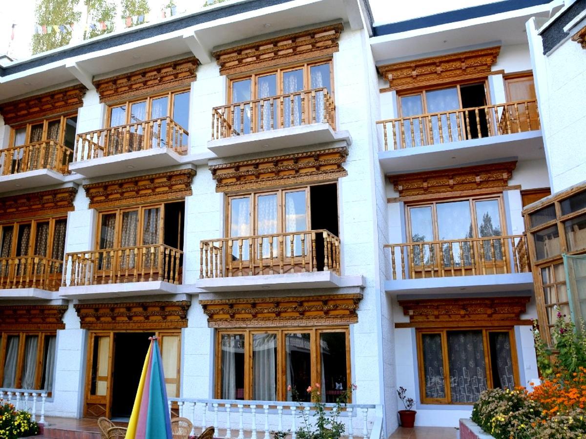 Kidar Hotel Leh Bagian luar foto