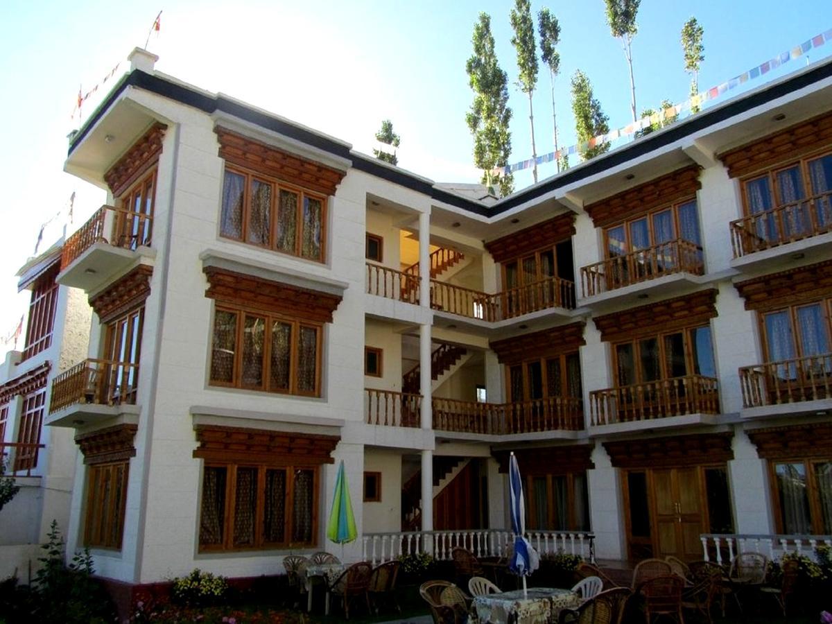 Kidar Hotel Leh Bagian luar foto