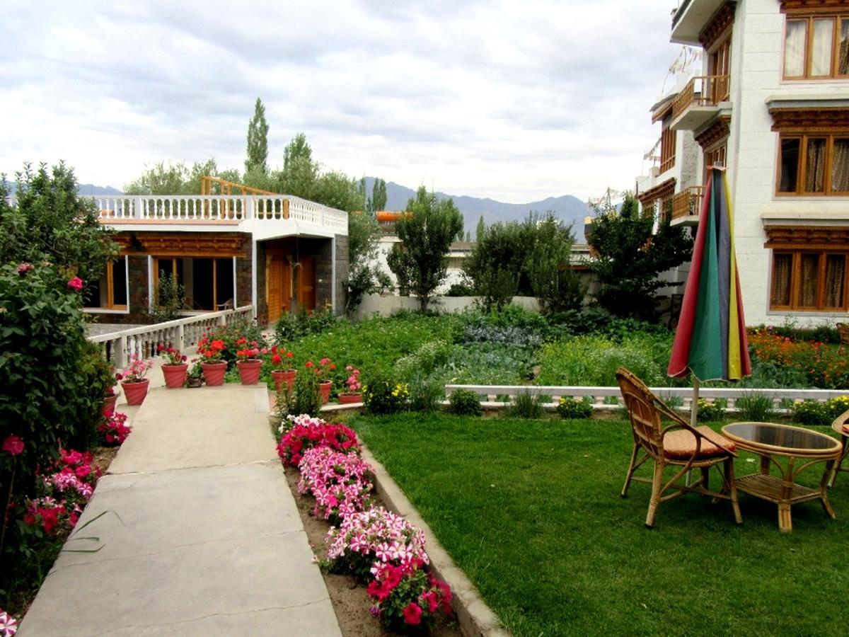 Kidar Hotel Leh Bagian luar foto