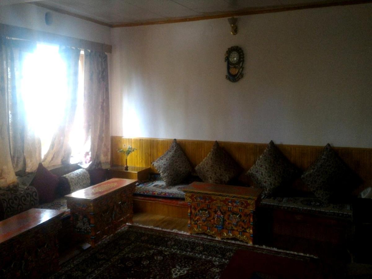 Kidar Hotel Leh Bagian luar foto