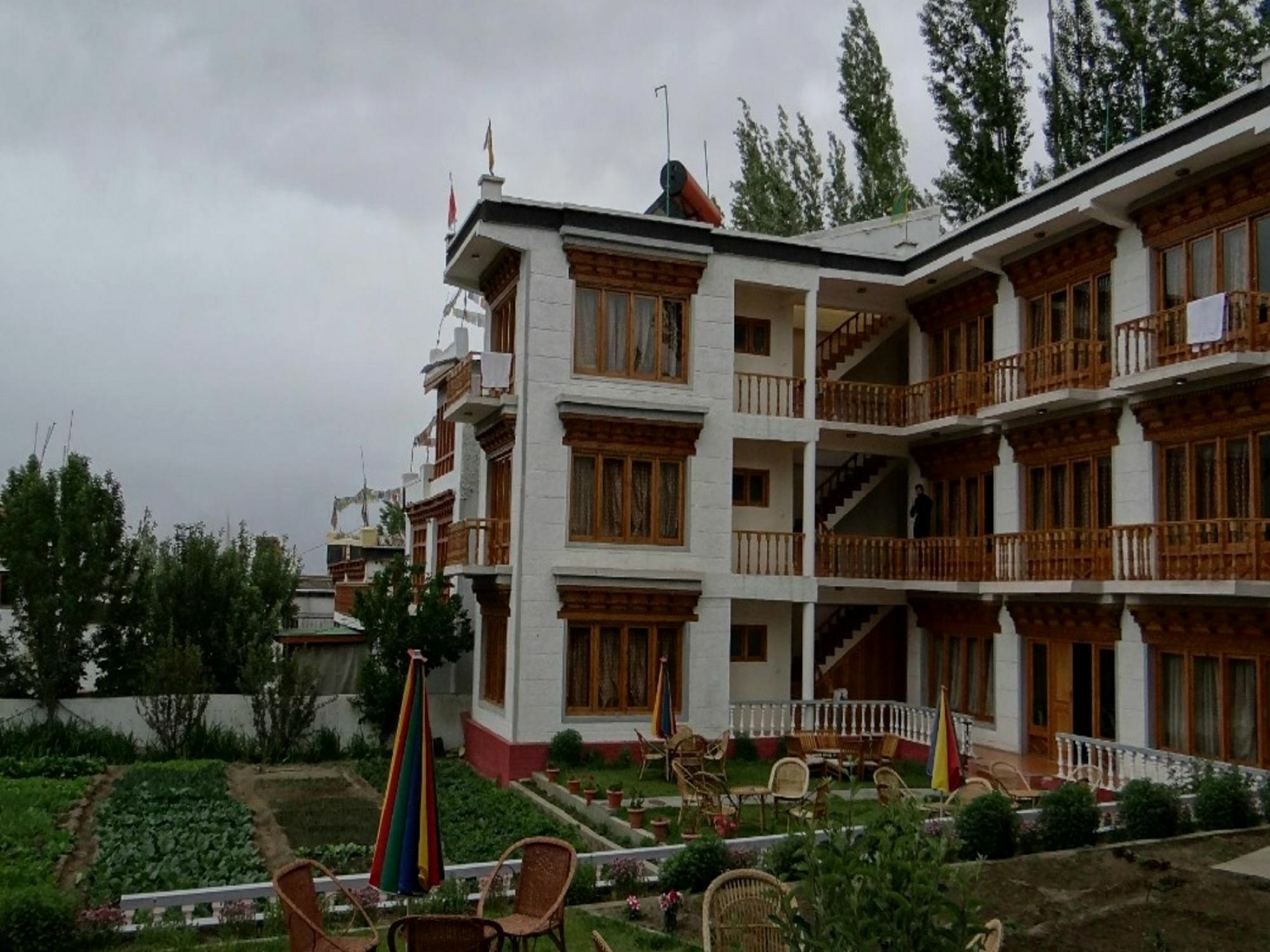 Kidar Hotel Leh Bagian luar foto