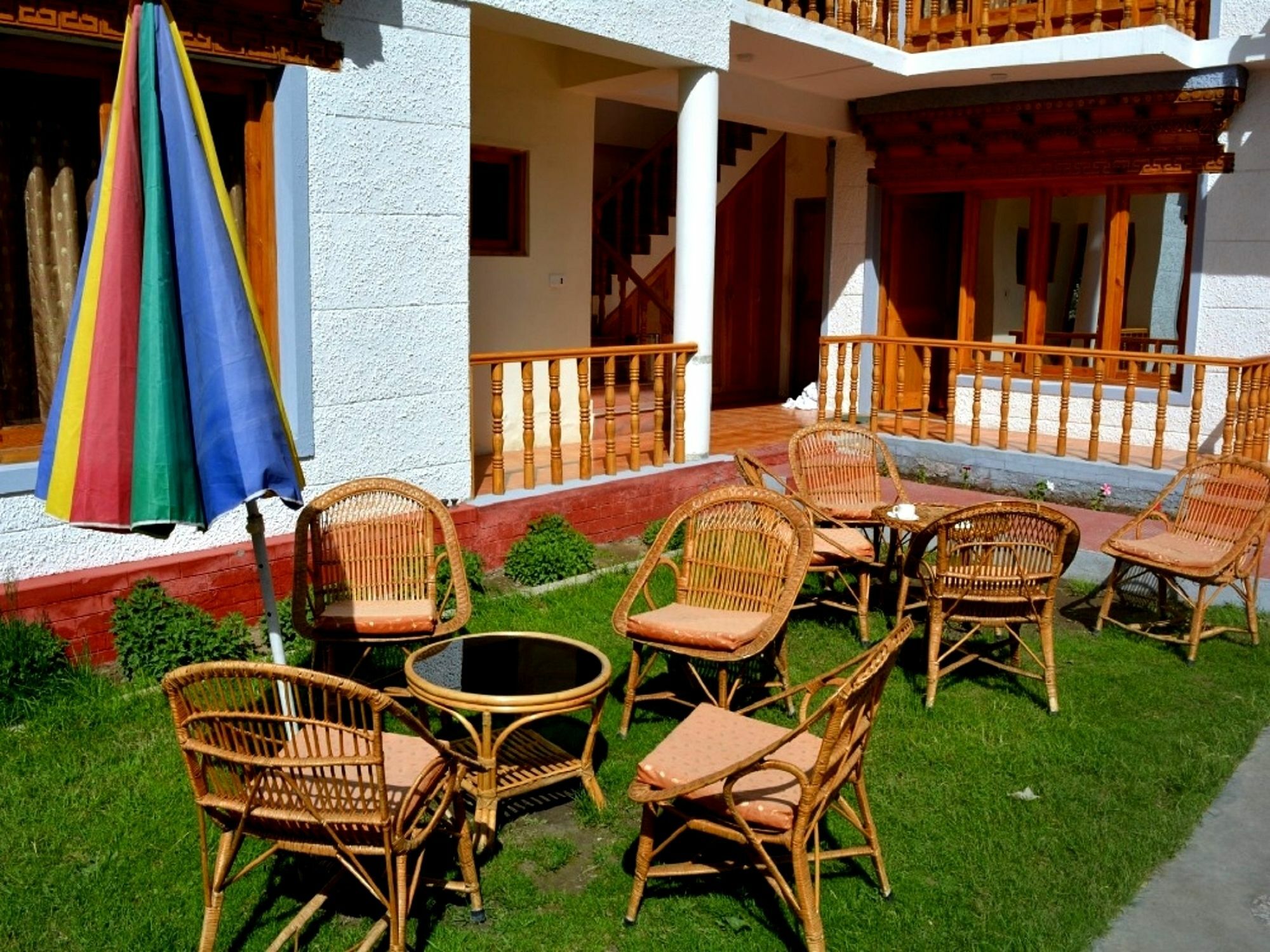 Kidar Hotel Leh Bagian luar foto
